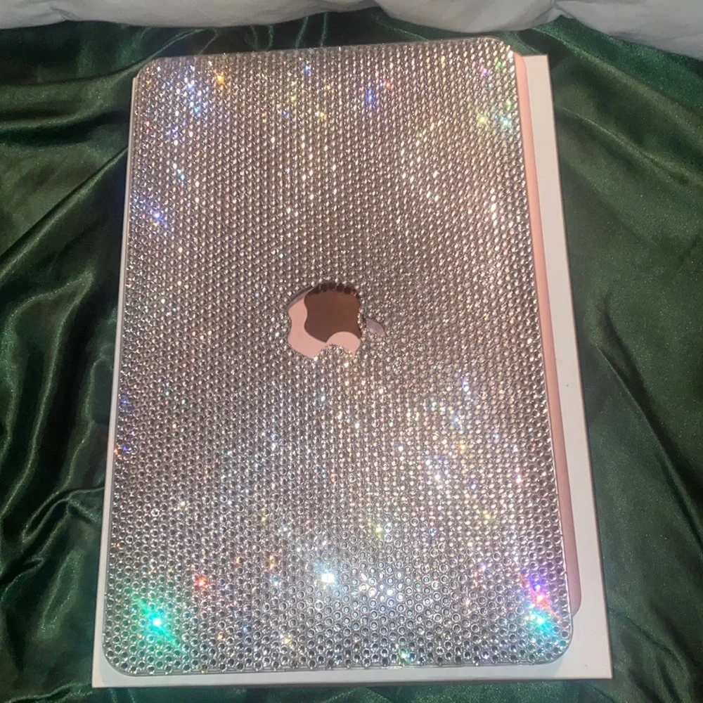 for macbook air 11 beautiful. but i bought the wrong size extra crystals include